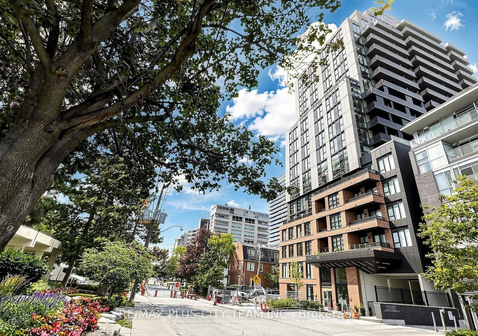 2 bed, $2,554 — Photo 1