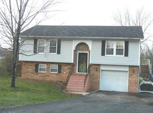 220 Raintree Blvd, Stafford, VA 22556