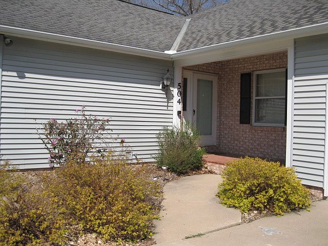 1st image of 504 10th Ave NW