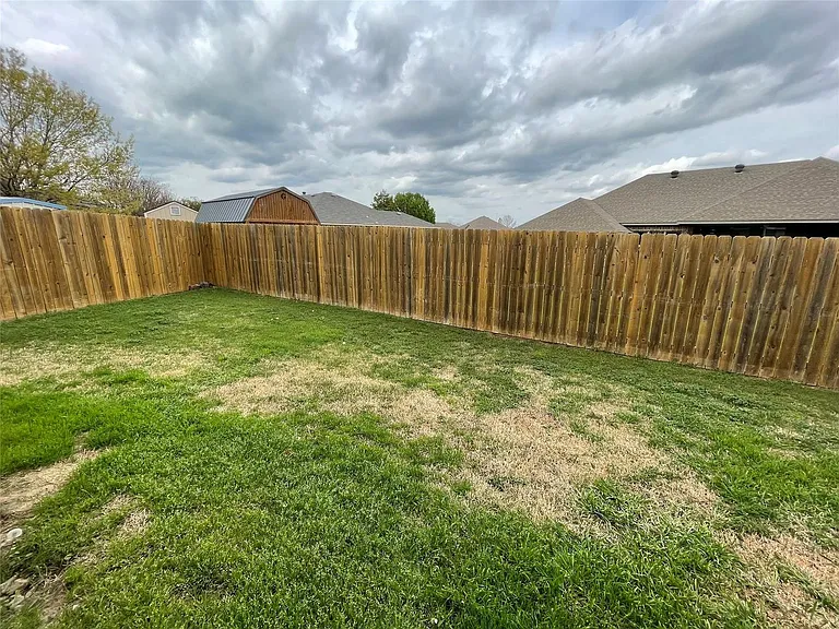 705 Rambling Ct — Photo 14