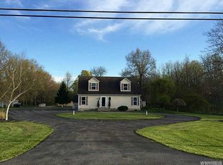 990 Pletcher Rd, Youngstown, NY 14174