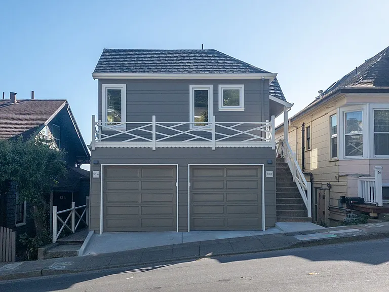 Stunning, Fully Remodeled Jr. 1bd/1ba! Remodeled! Private Deck! Parking! Laundry! Progressive! — Photo 23