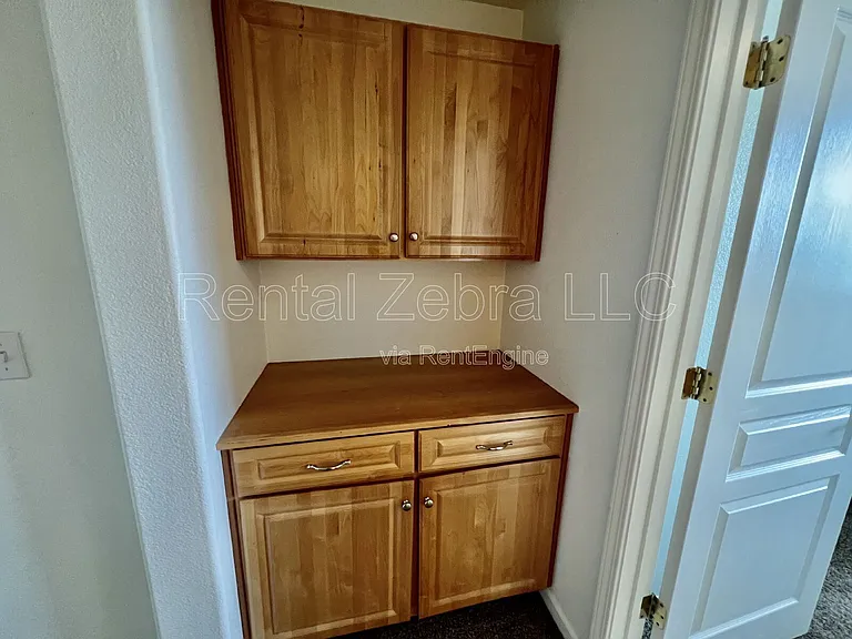 1360 Shady Ln — Photo 10