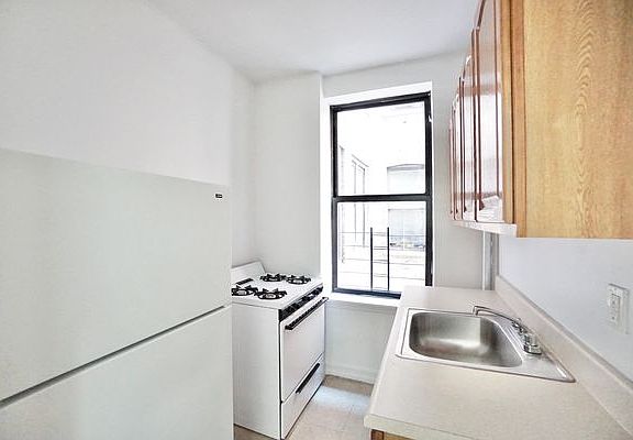 5th image of 235 W 146th St APT 21A