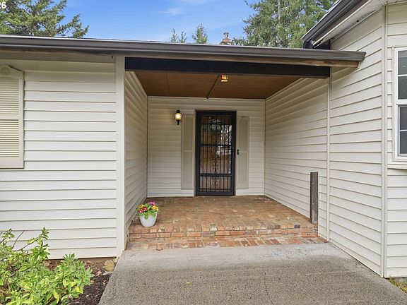 3rd image of 77030 Nellie Ln