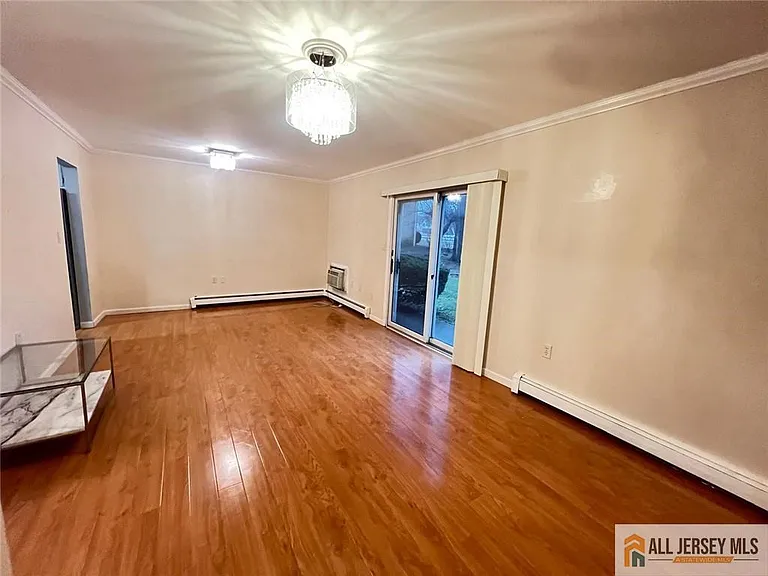 406 Cranbury Rd #7 — Photo 4
