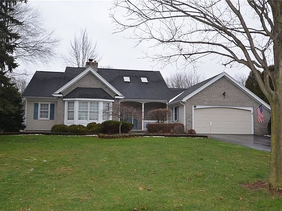 2nd image of 25 Holly Sue Ln