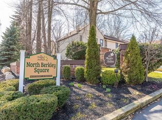 6636 N Berkley Sq, Mayfield Village, OH 44143