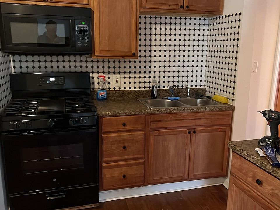2nd image of 4029 Taft Ave