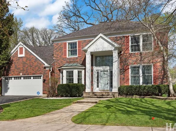 1121 Williamsburg Cir, Grayslake, IL 60030