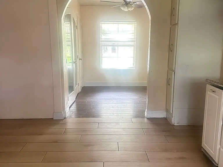 1112 E Alan Ave — Photo 3
