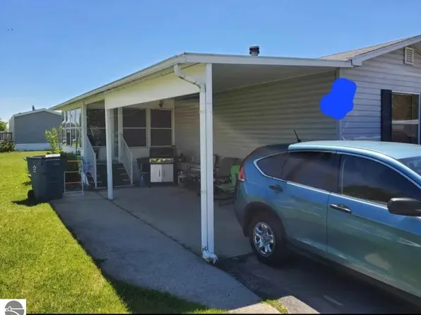 4169 Chicory Ln, Traverse City, MI 49685