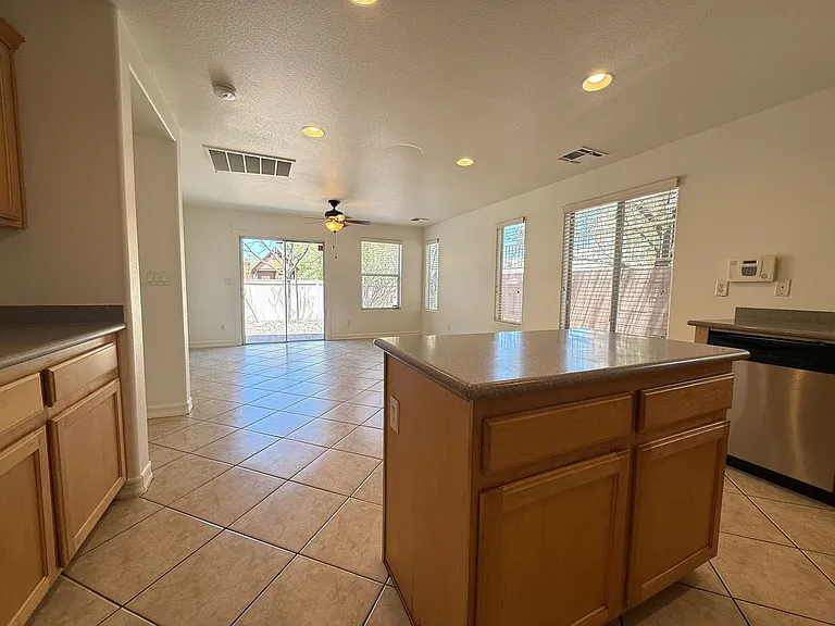 2696 Begonia Valley Ave — Photo 10