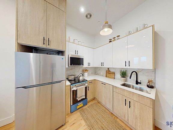 2nd image of 893 New York Ave #1B