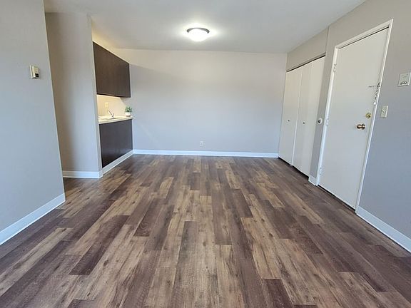 4th image of 1612 8th St N #67