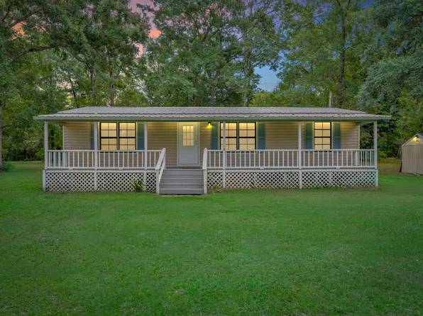 12556 Woodland Dr, Foley, AL 36535