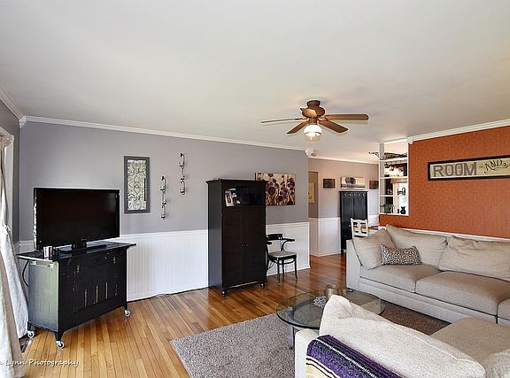 4th image of 395 Martin Dr