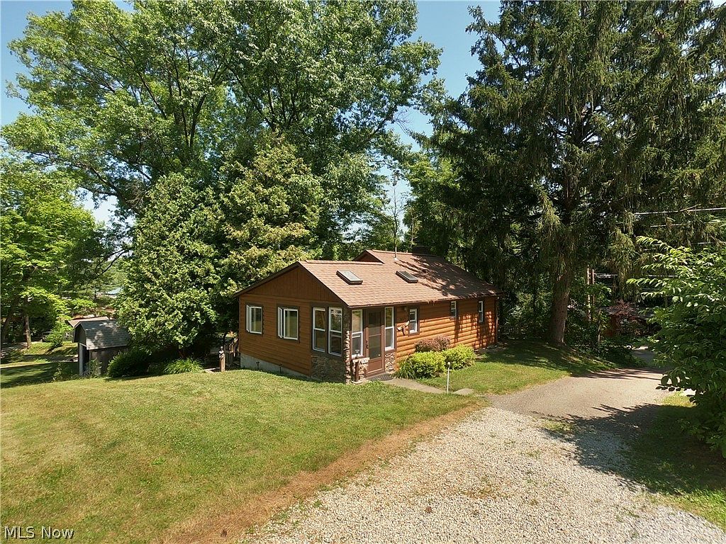8025 Fir Ln SW, Sherrodsville, OH 44675 Zillow