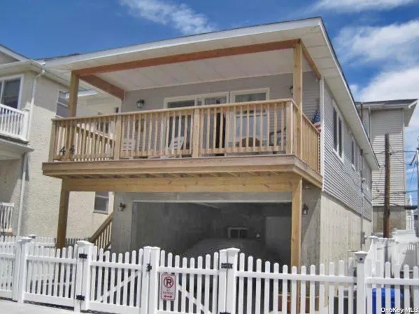 44 Wisconsin Street, Long Beach, NY 11561
