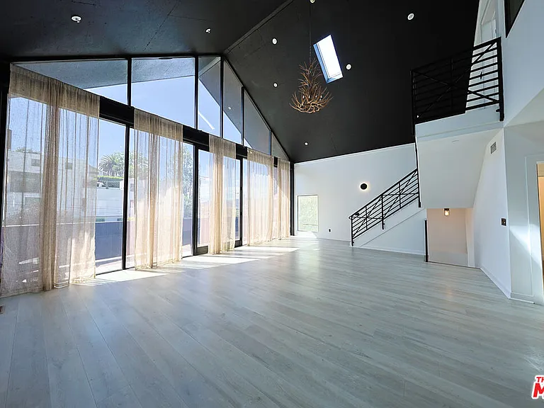 2230 Glendale Blvd — Photo 6