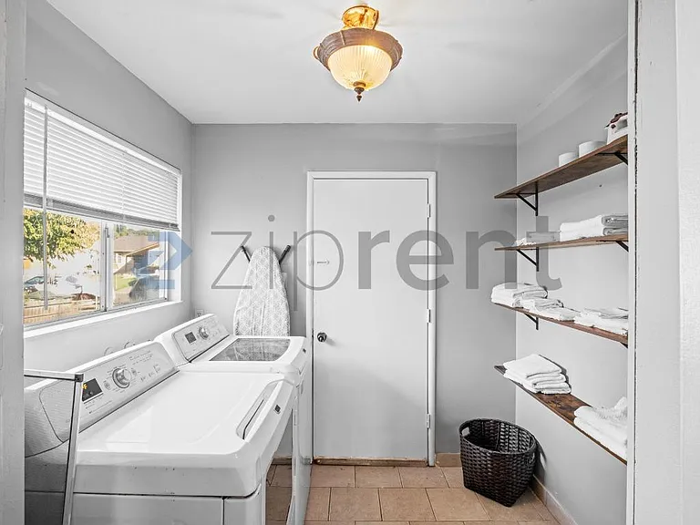 325 Falcon Dr — Photo 25