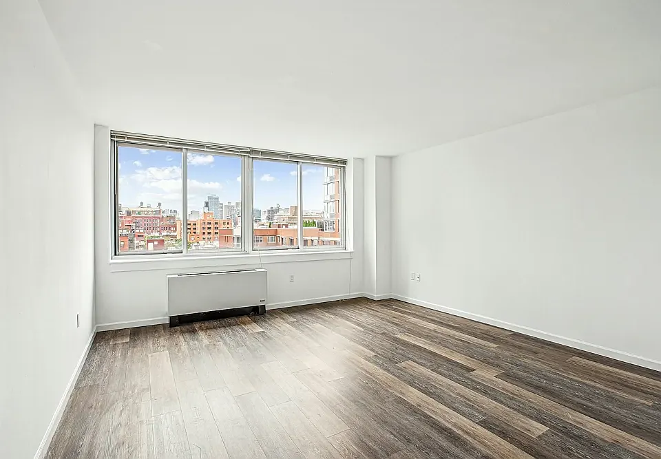 229 Chrystie St #423A
