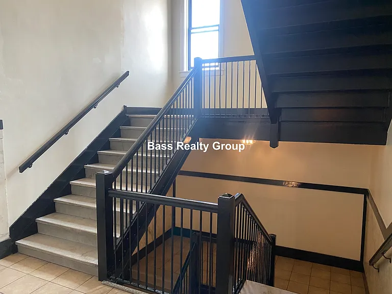 4802 N Kedzie Ave #204 — Photo 9