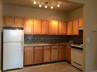 Rented by Tran Real Estate Inc.