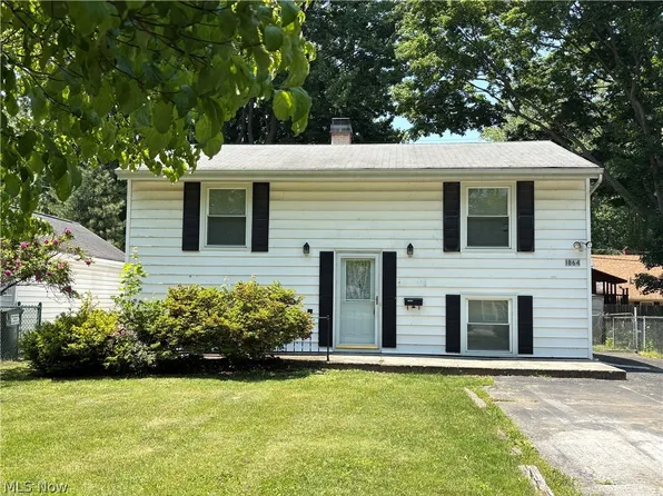 1864 Clyde Rd, Madison, OH 44057