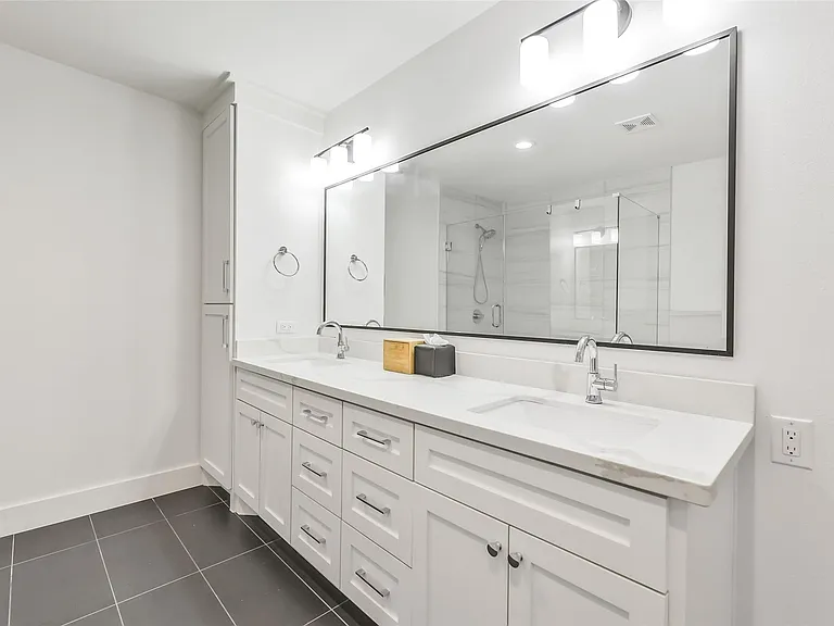 910 Algregg St — Photo 37
