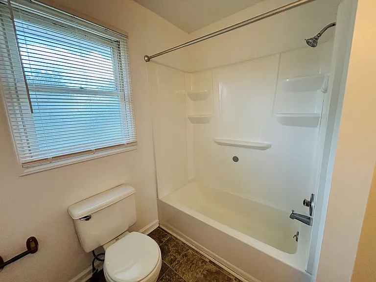 435 Wakeman Ct — Photo 8