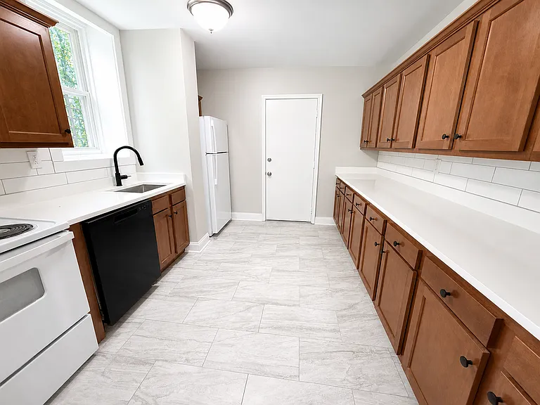 334 Melwood Ave — Photo 6