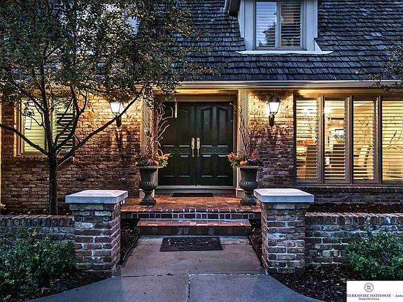 3rd image of 9802 Ascot Dr