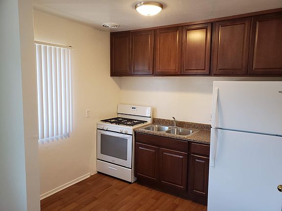 2nd image of 3744 Inglewood Blvd