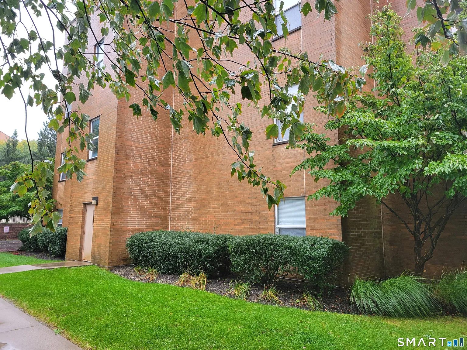 2 bed, 2.0 bath, 956 sqft, $2,100 — Photo 3