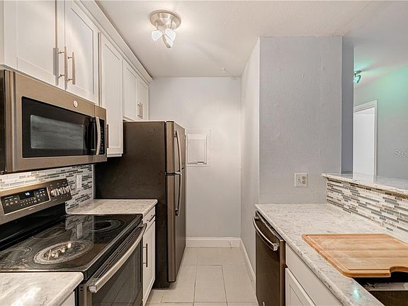 4th image of 1400 Gandy Blvd N Unit 1015