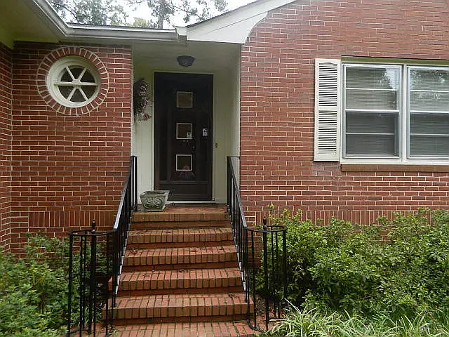731 Gay Dr — Photo 2