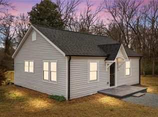 100 Carr St, Thomasville, NC 27360