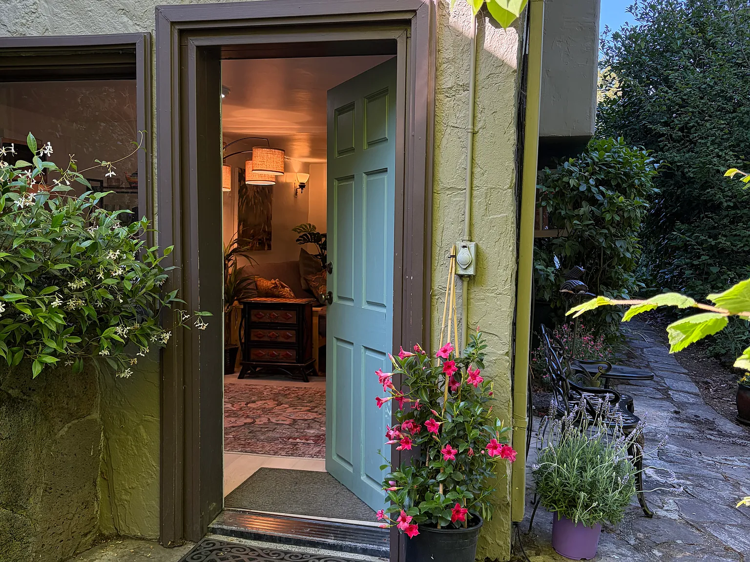 223 Buena Vista Ave — Photo 2