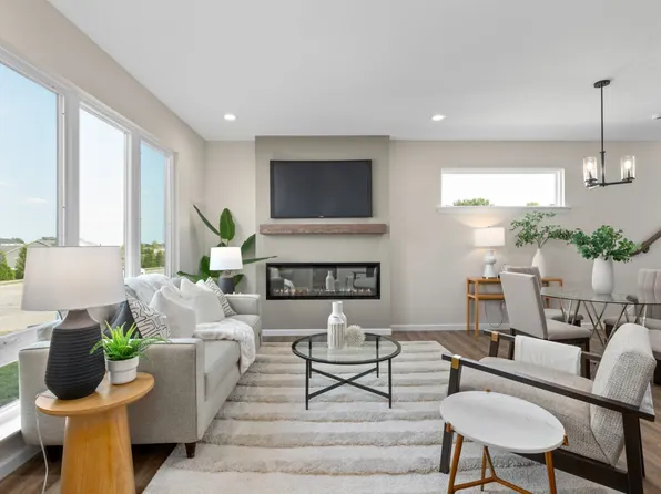 44 Pheasant Ring Dr, Saint Peters, MO 63376