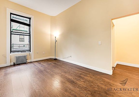 3rd image of 5 E 124th St #4