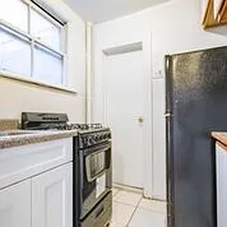 Rented by Aimee Grodanz, LREB