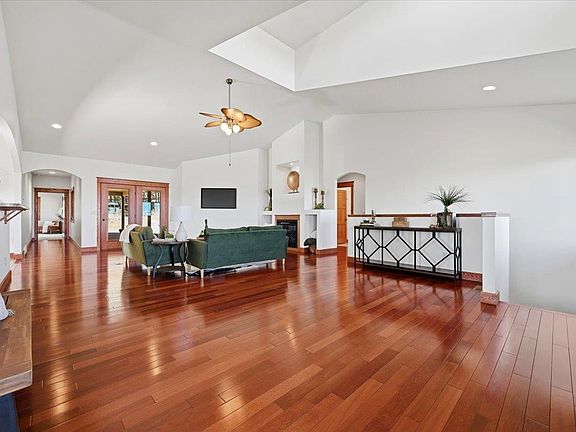 5th image of 3435 Fox Run Ln