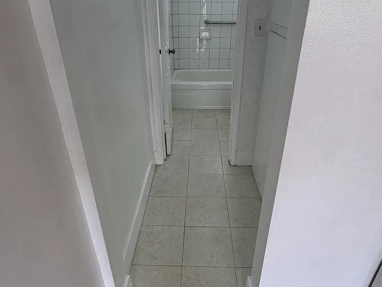 2484 Mohawk St #2 — Photo 4
