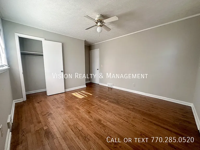 131 W White St — Photo 10