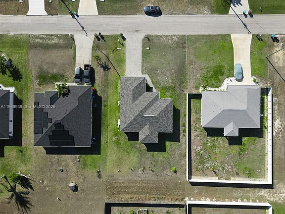 5th image of 2507 NW 8th Pl