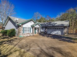 14 Excelso Ln, Hot Springs Village, AR 71909