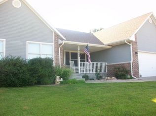 4008 Lindsey Dr, Manhattan, KS 66502