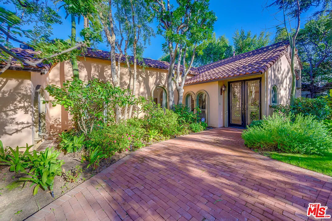 5 bed, 7.5 bath, 5122 sqft, $48,000 — Photo 3
