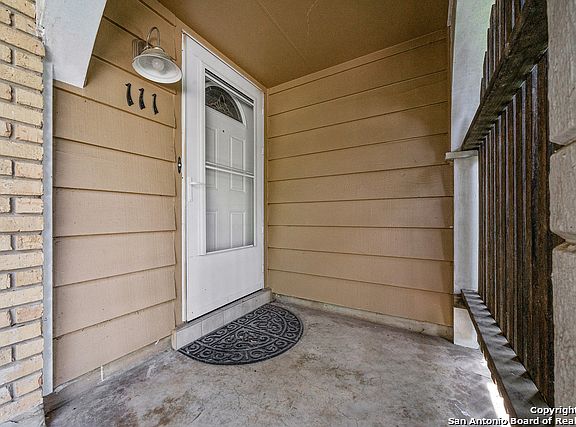 4th image of 111 La Salle Pl